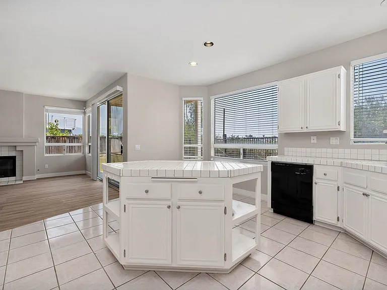 7996 Cicada Ct — Photo 7