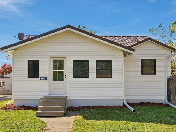 3120 E Ave NE, Cedar Rapids, IA 52402