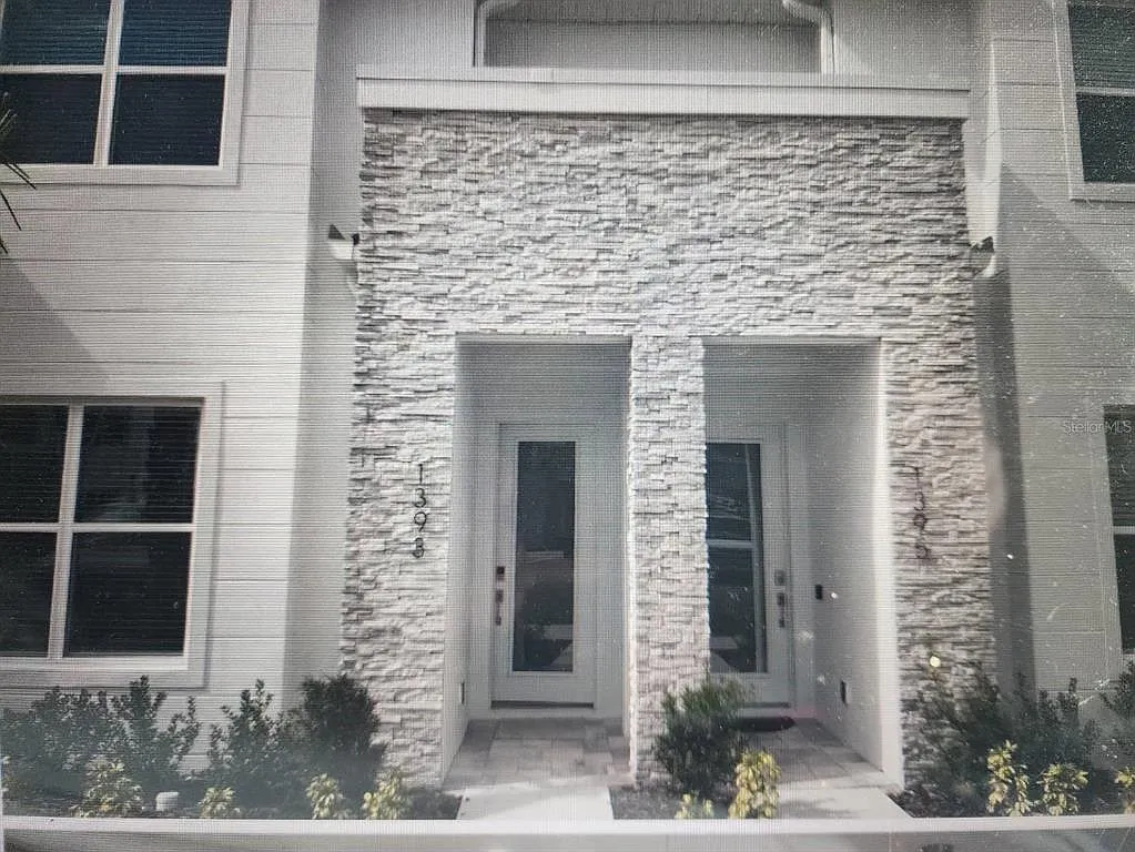 3 bed, 3.0 bath, 1854 sqft, $2,350 — Photo 1
