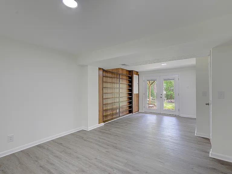 6417 Kaine Dr — Photo 39