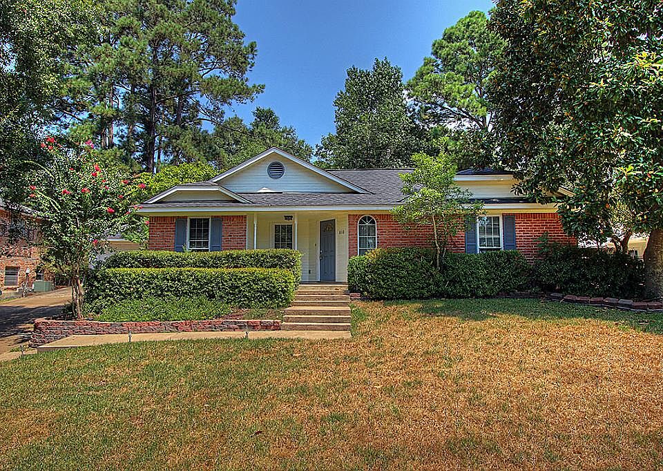 1st image of 810 River Oaks Dr