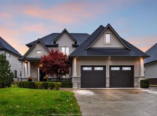 102 Hayes Ave, Tecumseh, ON N8N 0E1