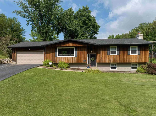 713 Carole Pl, Newburgh, IN 47630