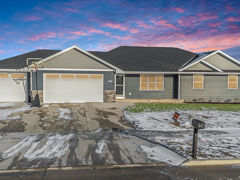 1st image of 3220 S Weiler Rd