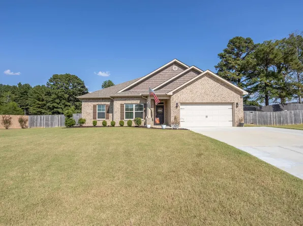 1824 Magnolia Ln, Cullman, AL 35055