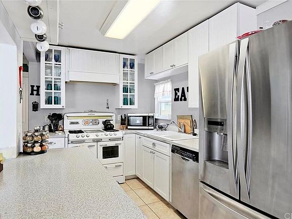 5th image of 1331 E Baldwin Ave