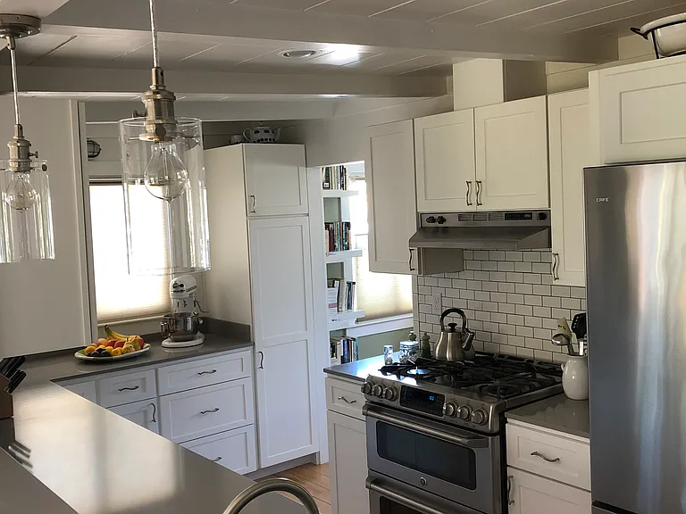 1180 Wanda Ave — Photo 1