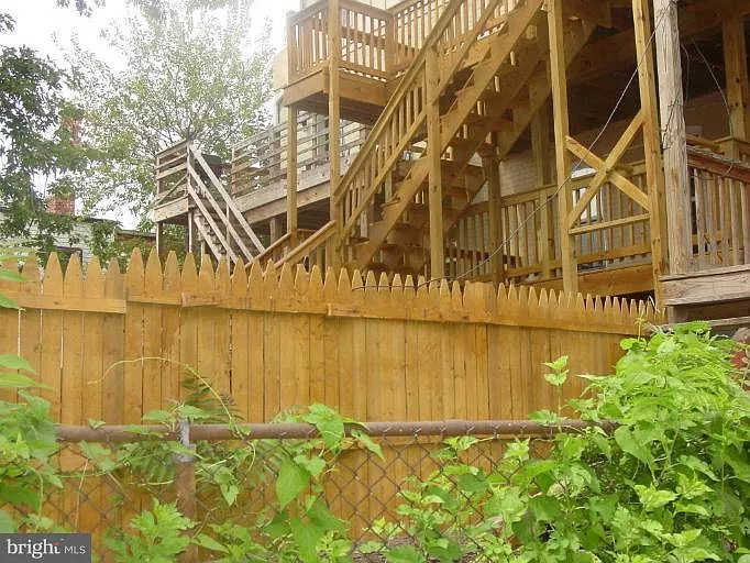 13 S St NE #A — Photo 7