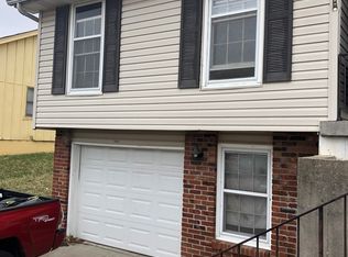 7011 Sobbie Rd, Pleasant Valley, MO 64068