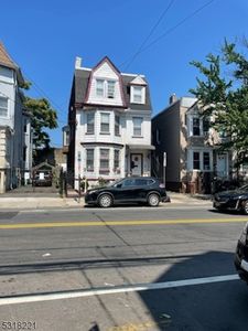 242 Clifton Ave, Newark, NJ, 07104