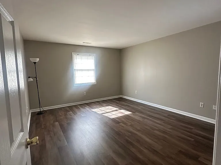 516 Maplewood Ave — Photo 16