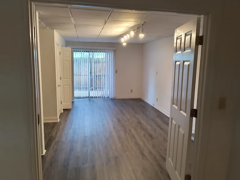 415 Raintree Pl — Photo 16