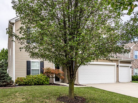 3rd image of 13934 Parley Ct