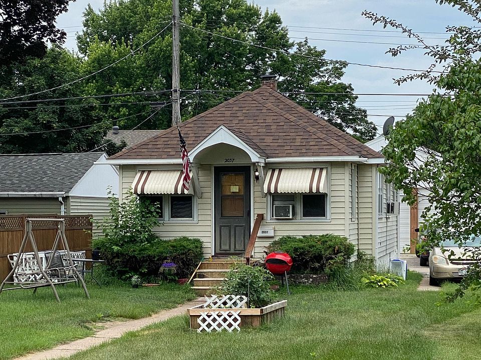1st image of 2037 Charles St