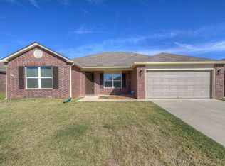 8325 E 163rd St S, Bixby, OK 74008