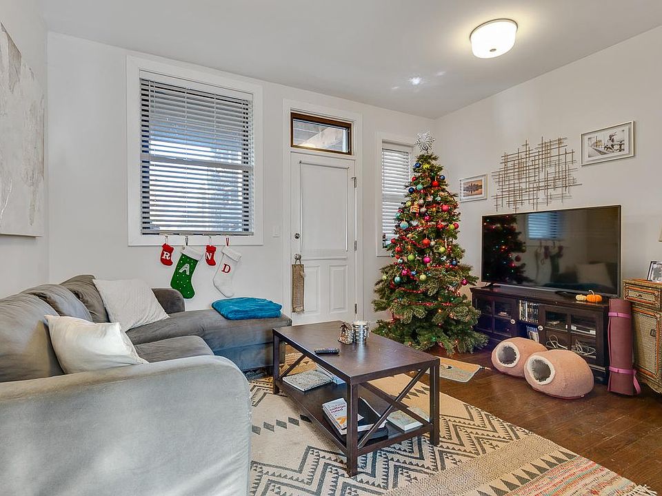 1st image of 1608 W Belle Plaine Ave #1F