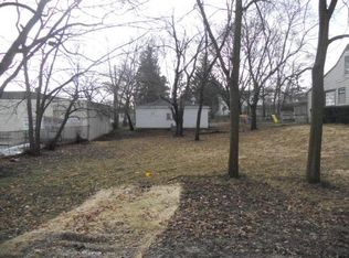 253 Prairie St, South Elgin, IL 60177