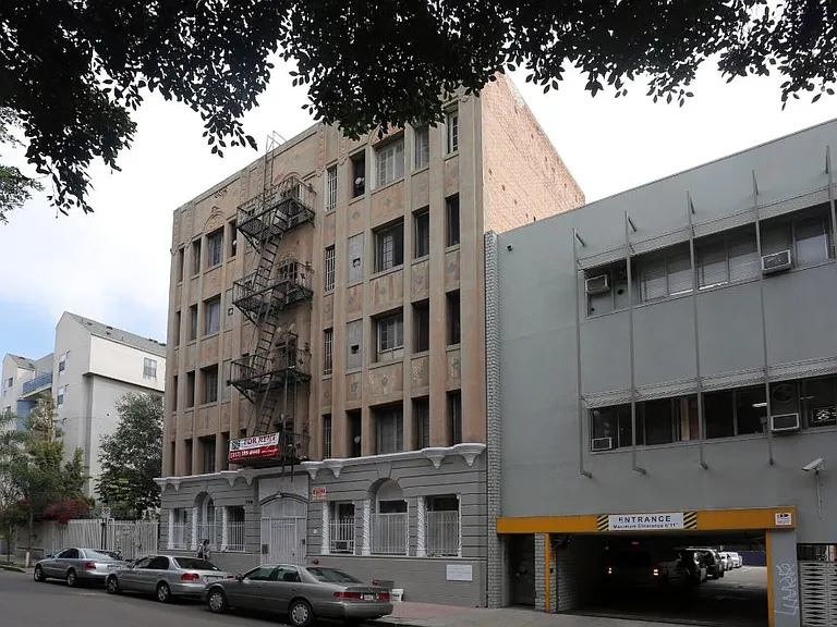 Coronado Apartments — Photo 3