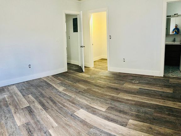 4th image of 6910 Bay Dr #5