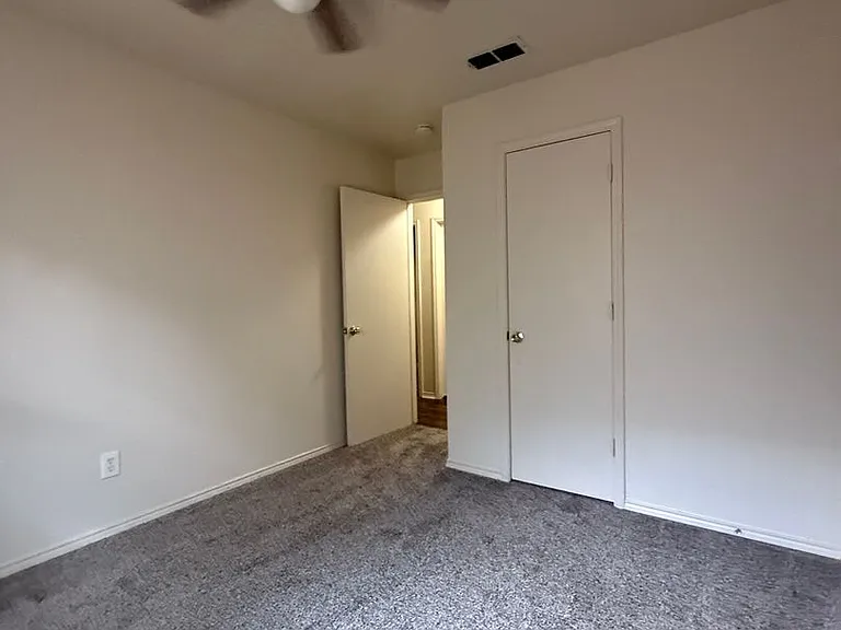 217 Rentz Place Cir — Photo 9