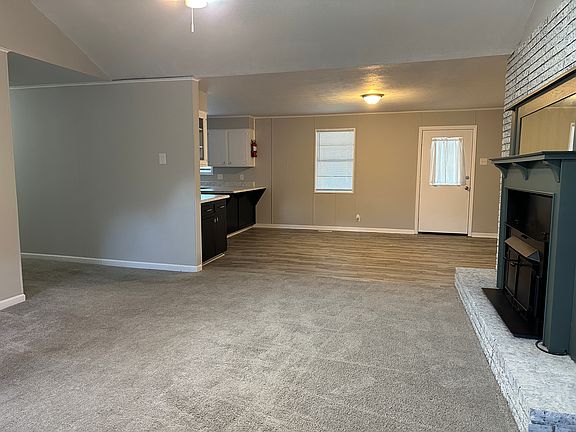 Living room, looking in to eating area
