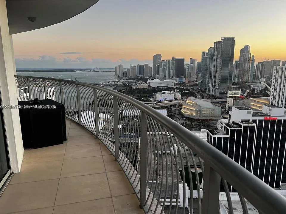 1750 N Bayshore Dr #3114