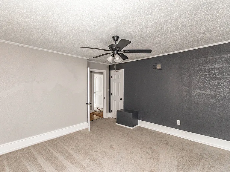 3901 Central St — Photo 33