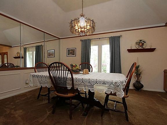 Formal Dining Room, Window Overlooks front Yard