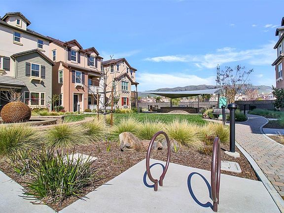 2nd image of 513 Sweet Bay Dr