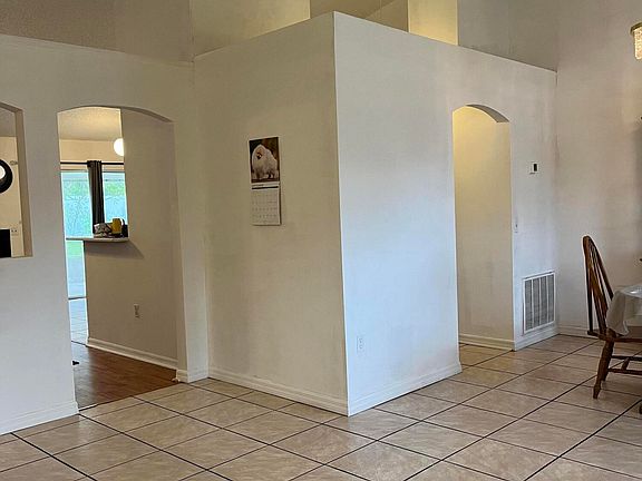 3rd image of 2958 Arrendonda Dr
