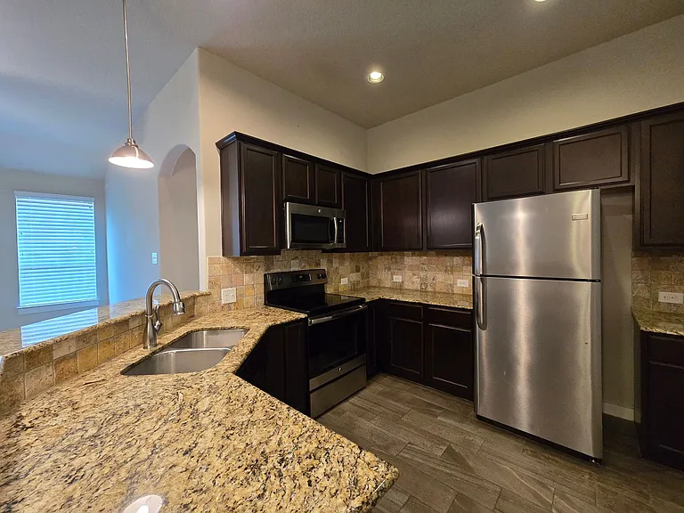 526 Creekside Frst — Photo 10