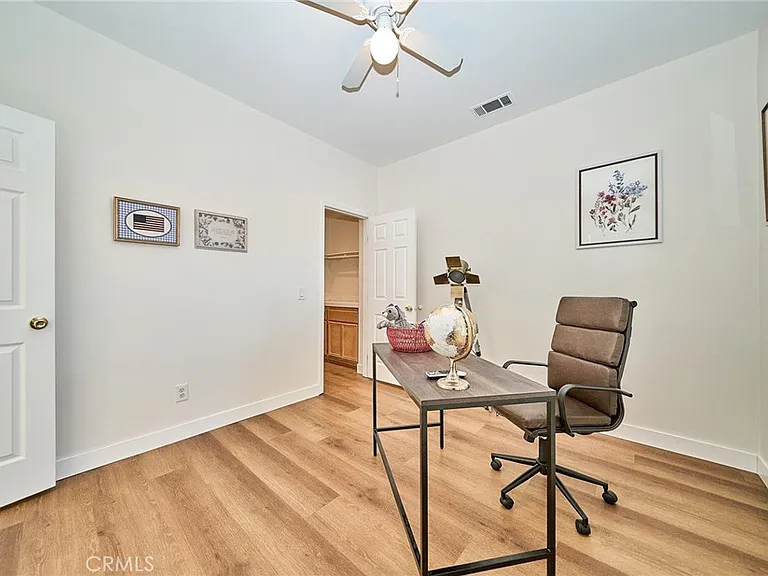 6377 Peach Ave — Photo 13