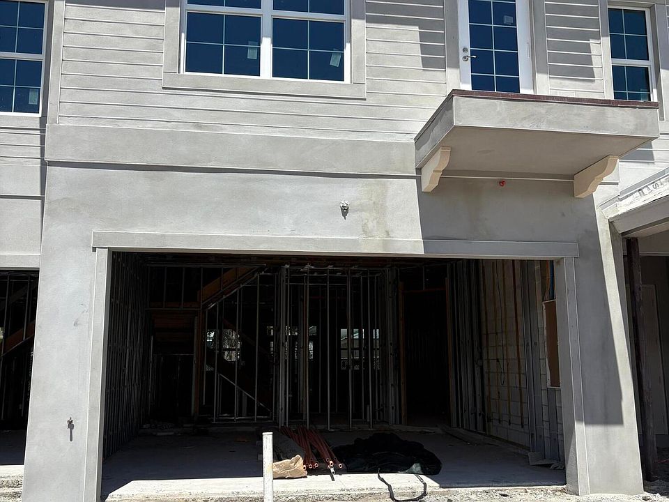 1st image of 125 Water Pointe Place #27