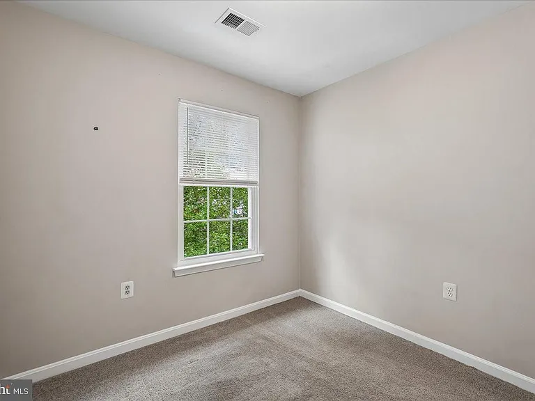104 Frazer Dr — Photo 34