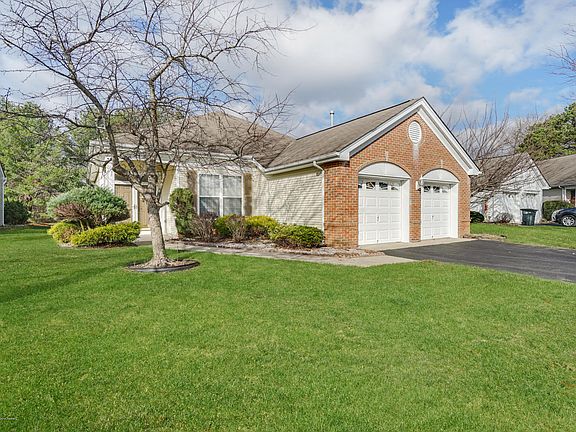 4th image of 13 Bellflower Dr