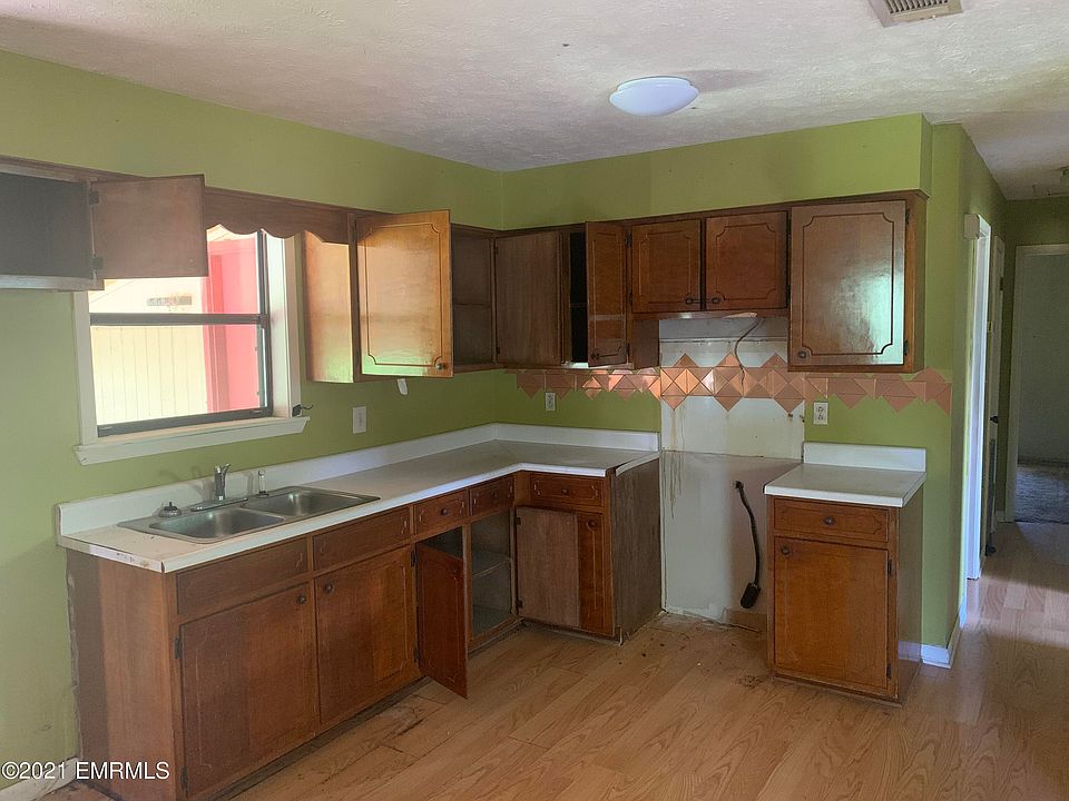 2nd image of 459 Samps St