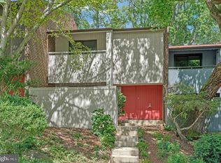 2037 Wethersfield Ct, Reston, VA 20191