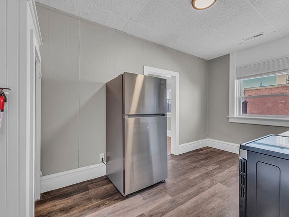 3rd image of 513 Delaware St APT 4