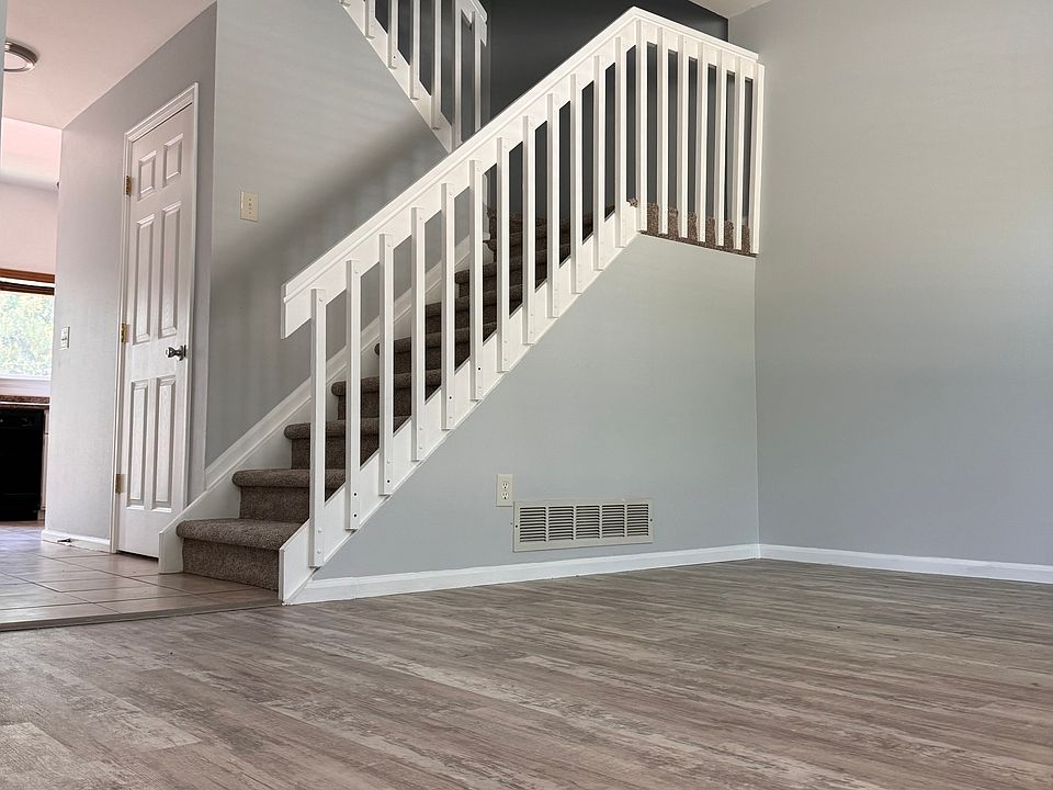 1st image of 3019 W 107th Pl Unit G