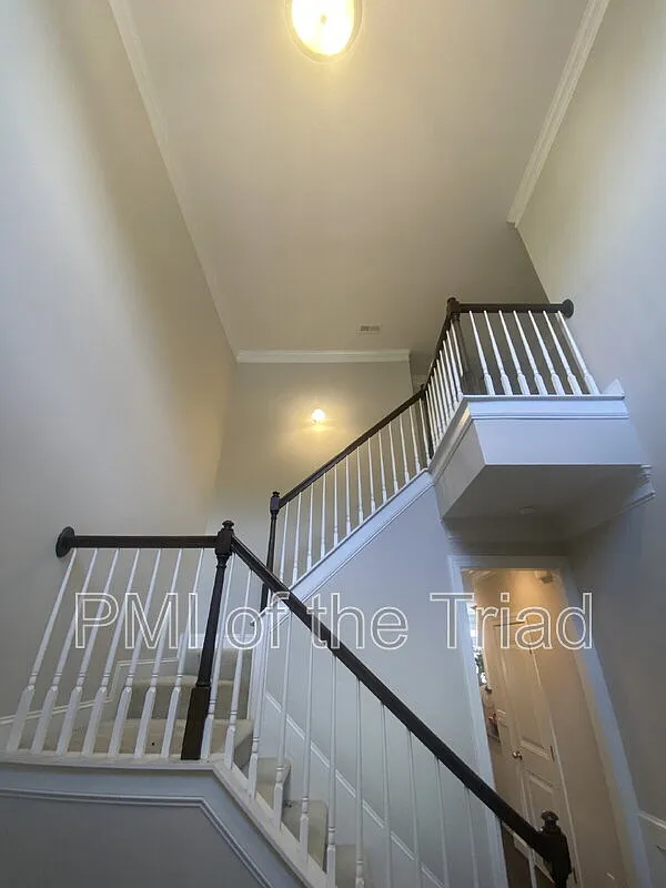 3 bed, 2.5 bath, 1780 sqft, $1,900 — Photo 2