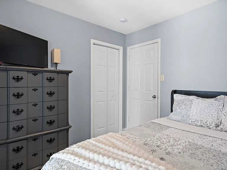519 S Dickson St — Photo 24