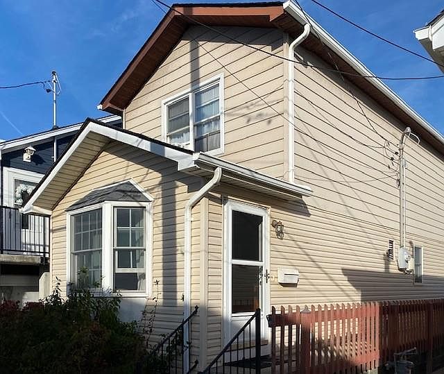1st image of 688 Highland Pl #0