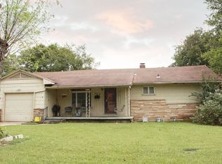 1123 N Maple Ave E, Sand Springs, OK 74063