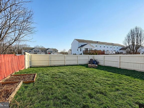 5th image of 750 Rachel Dr