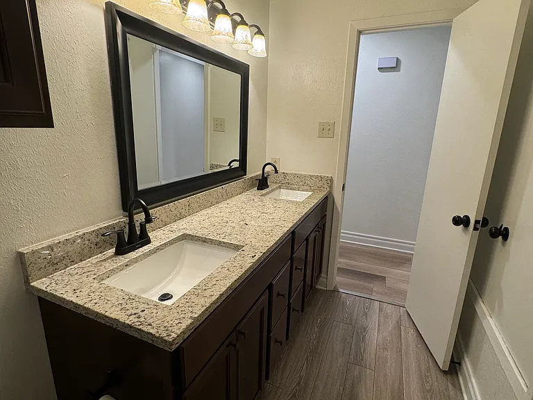 1302 Blueridge Pkwy — Photo 12