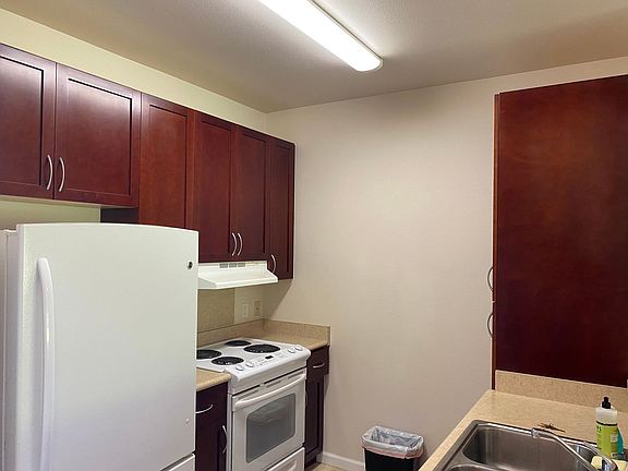 4th image of 217 Hooulu Ln APT 1306