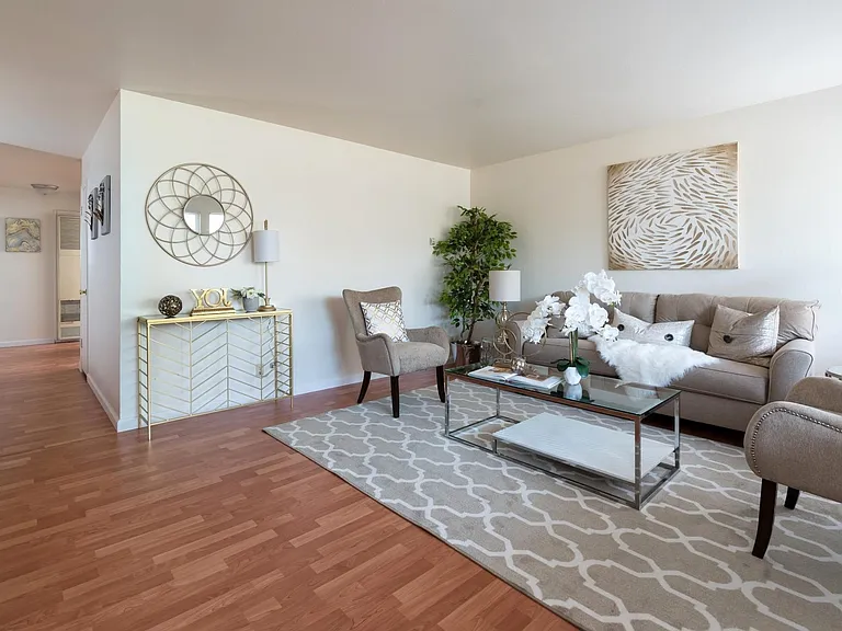 Park Villa Apartments — Photo 49
