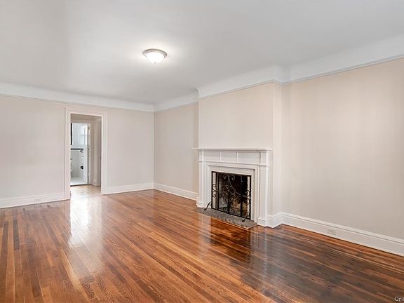 5th image of 240 Martine Ave APT 4H