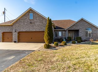3903 N Bobolink Dr, Ozark, MO 65721