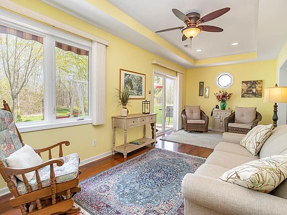 4th image of 6437 Grosbeak Ct